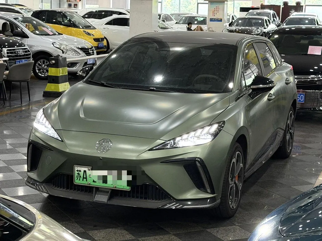 Open image lightbox: MG 2022 MULAN 460km 4WD Triumph Edition Automatic Gear