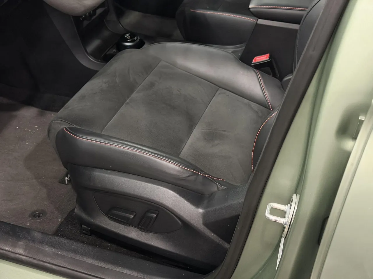 MG 2022 MULAN 460km 4WD Triumph Edition Automatic Gear 6