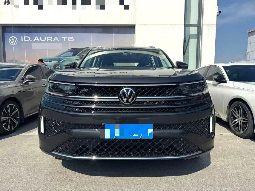 Volkswagen 2023 model tour R-Line 2.0TSI 380TSI four-wheel drive parade version automatic gear 2