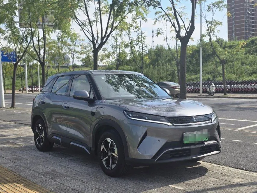 BYD 2025 Yuan UP Smart Driving 401KM Leading Automatic Gear 3