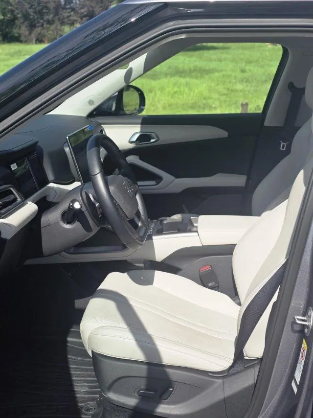 BYD 2025 Yuan UP Smart Driving 401KM Leading Automatic Gear 6