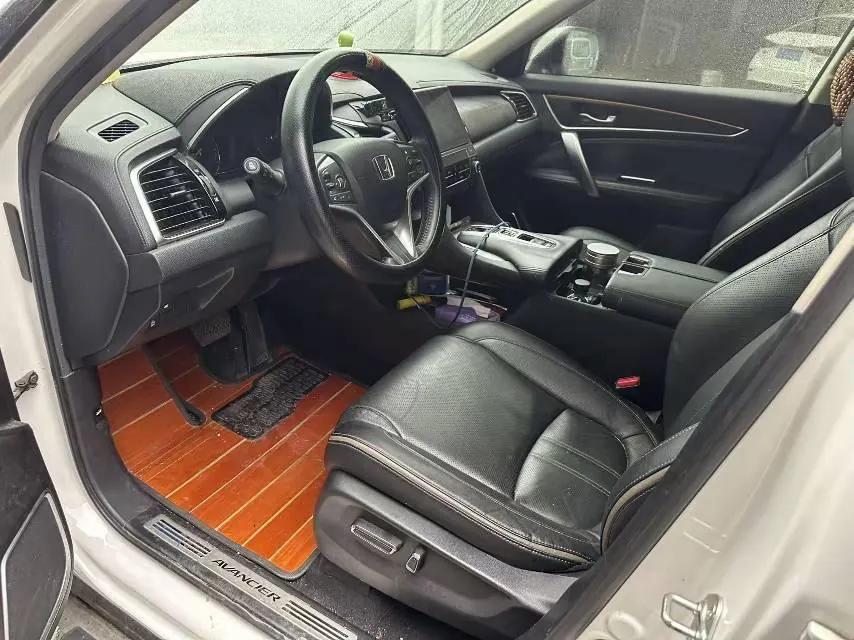 Honda 2020 Crown Road 2.0T 370TURBO Two-Drive Deluxe Automatic Gear 4