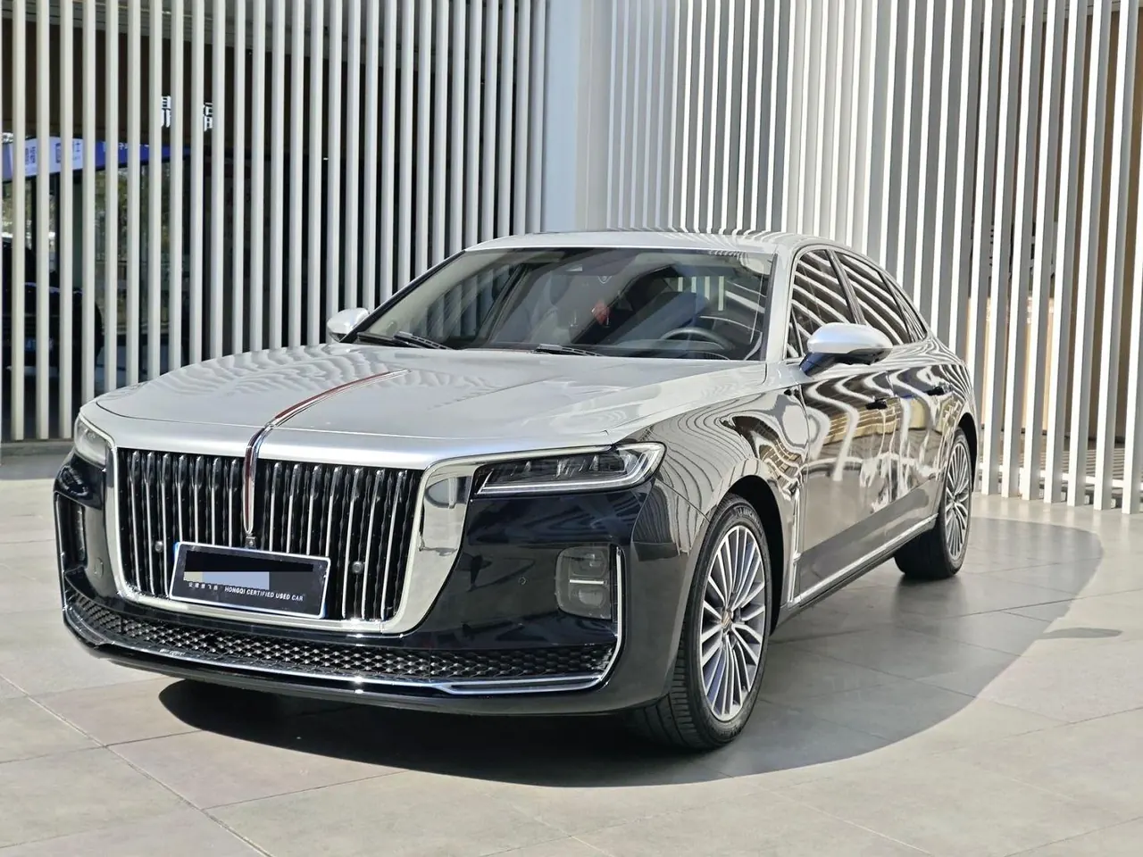 Открыть галерею: HongQi 2020 H9 48V 2.0T Zhilian Flag Edition Automatic Gear