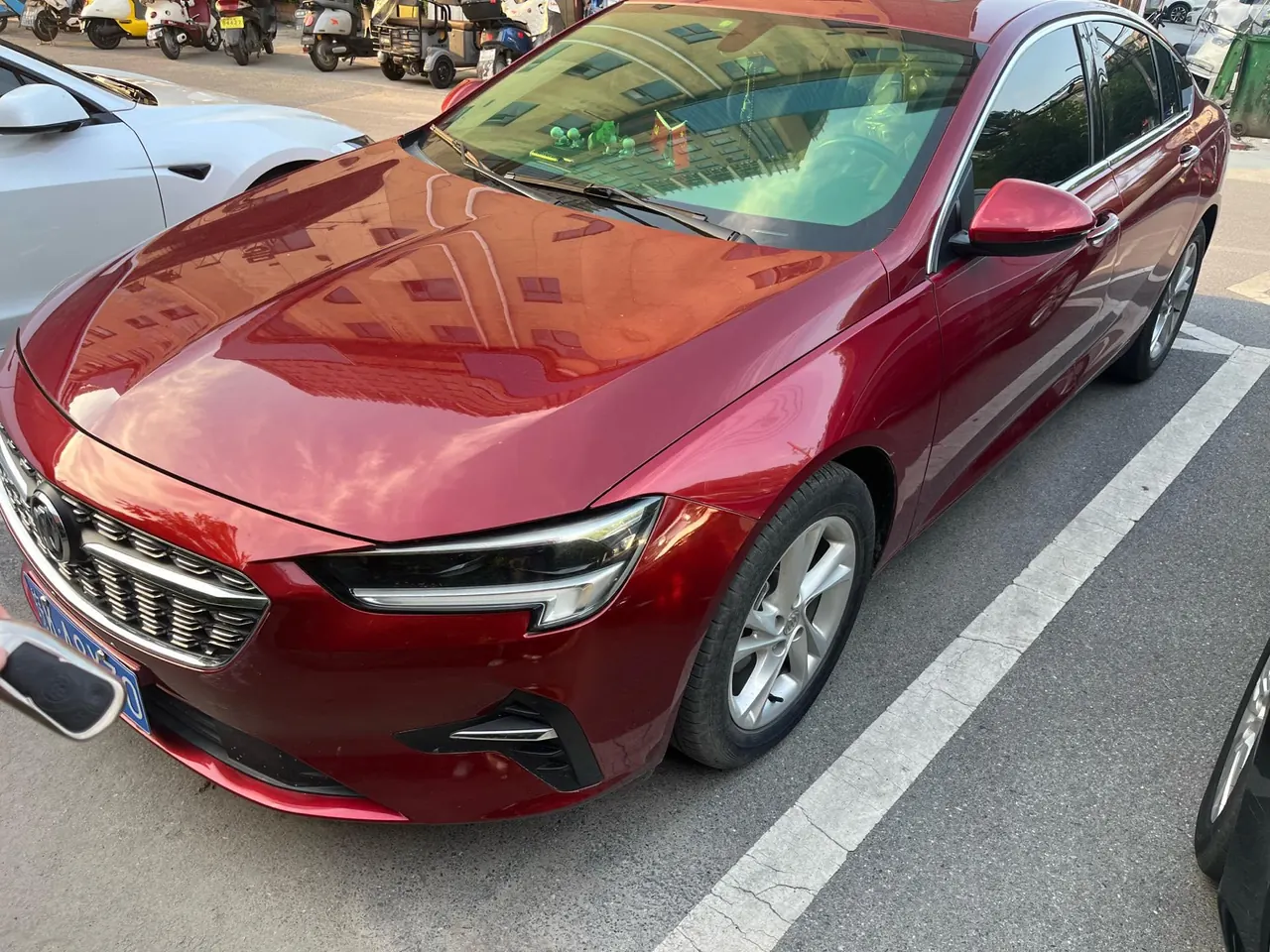 Buick 2020 Regal 1.5T 552T Luxury Automatic Gear - View 1