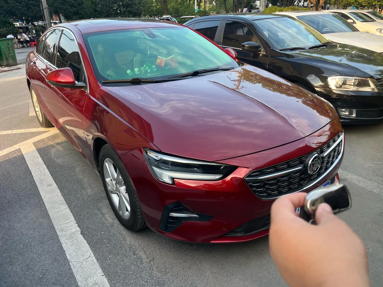 Buick 2020 Regal 1.5T 552T Luxury Automatic Gear 2