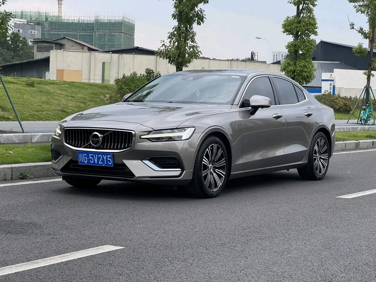 Open image lightbox: Volvo 2021 S60 2.0T T4 Zhiyuan Deluxe Edition Automatic Gear