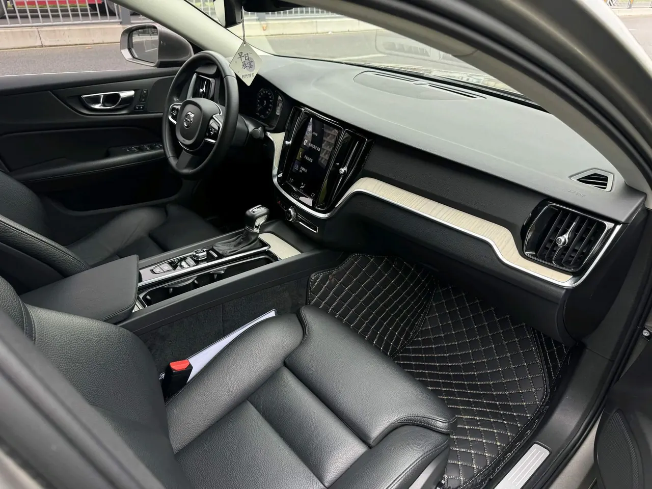 Volvo 2021 S60 2.0T T4 Zhiyuan Deluxe Edition Automatic Gear 3