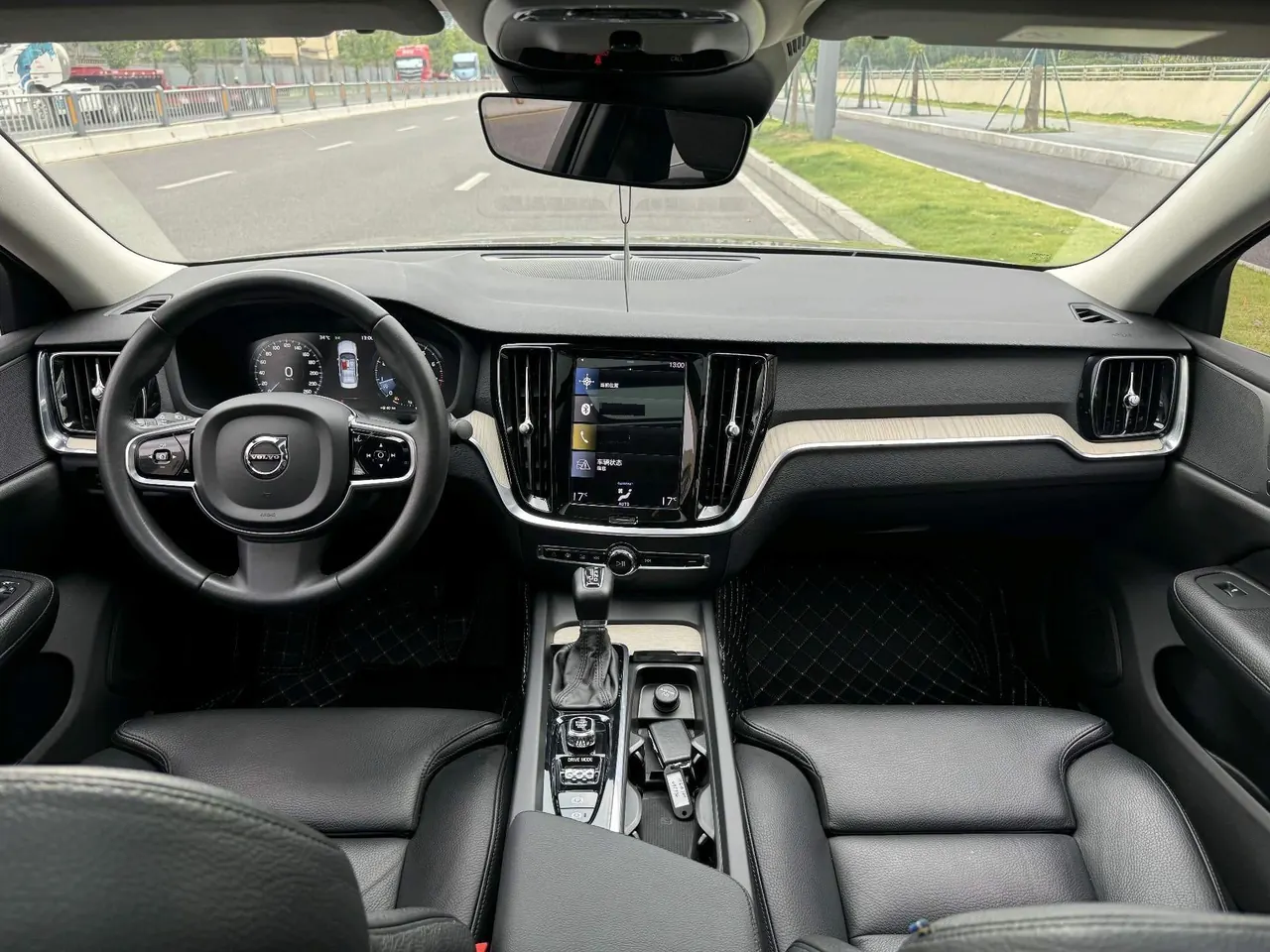 Volvo 2021 S60 2.0T T4 Zhiyuan Deluxe Edition Automatic Gear 7