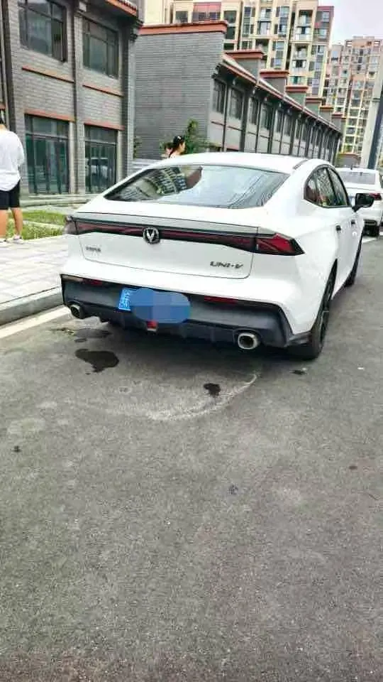 ChangAn 2022 UNI-V 1.5T honorable automatic gear 3