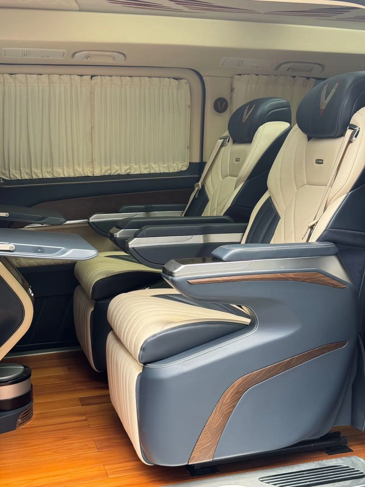 Mercedes Benz V 2022V 260 L 2.0T Premium Edition Automatic Gear 8