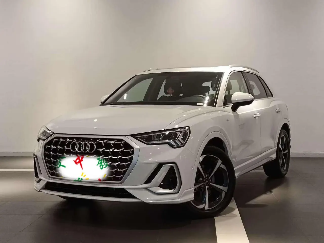 Audi 2024 Q3 1.5TFSI 35TFSI Fashion Dynamic Automatic - View 1