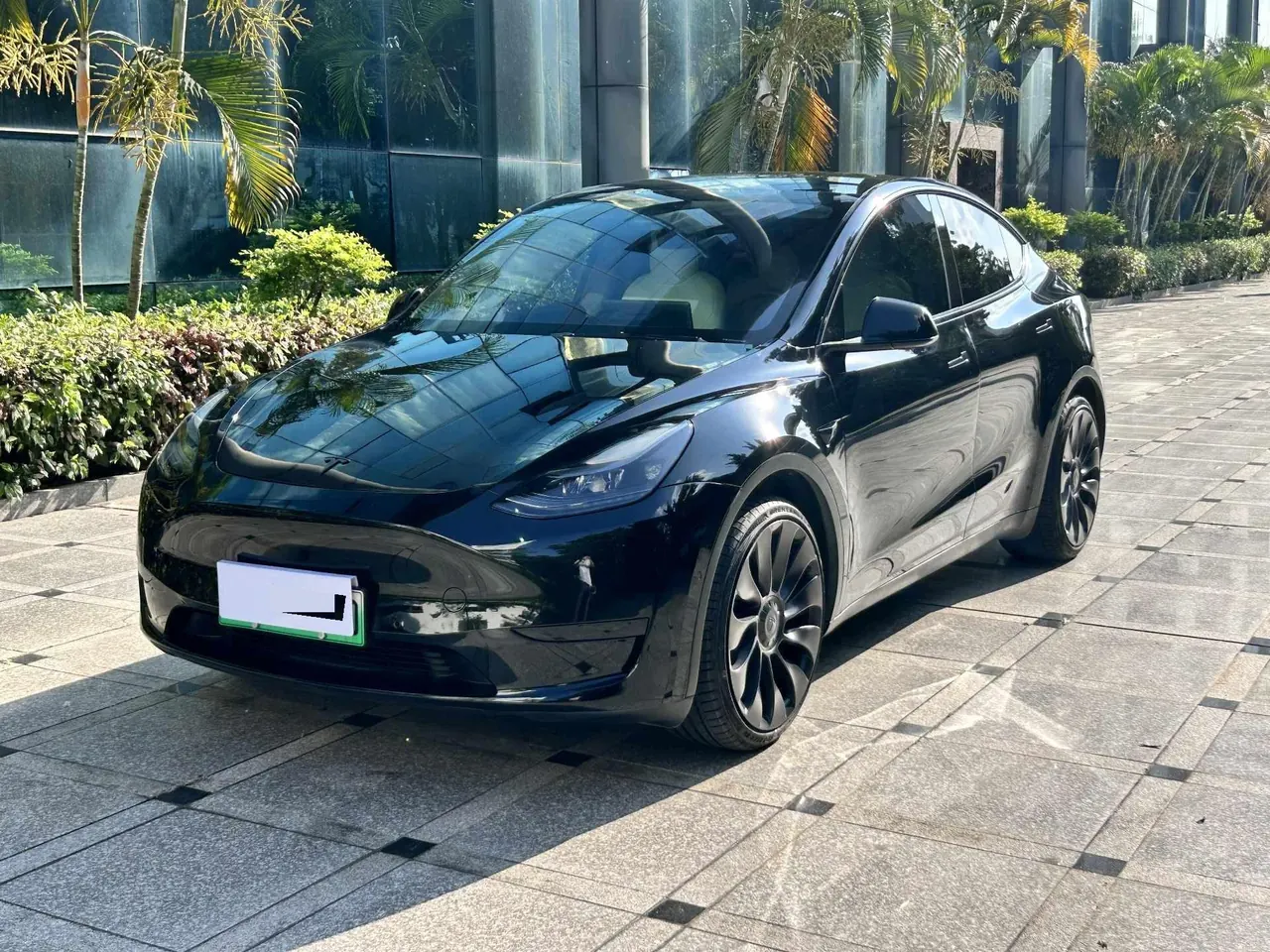 Tesla 2022 Model Y rear-wheel drive version automatic transmission - View 1