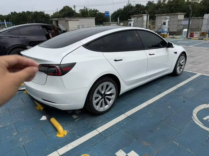 Tesla 2022 Model 3 rear-wheel drive version of automatic transmission 2