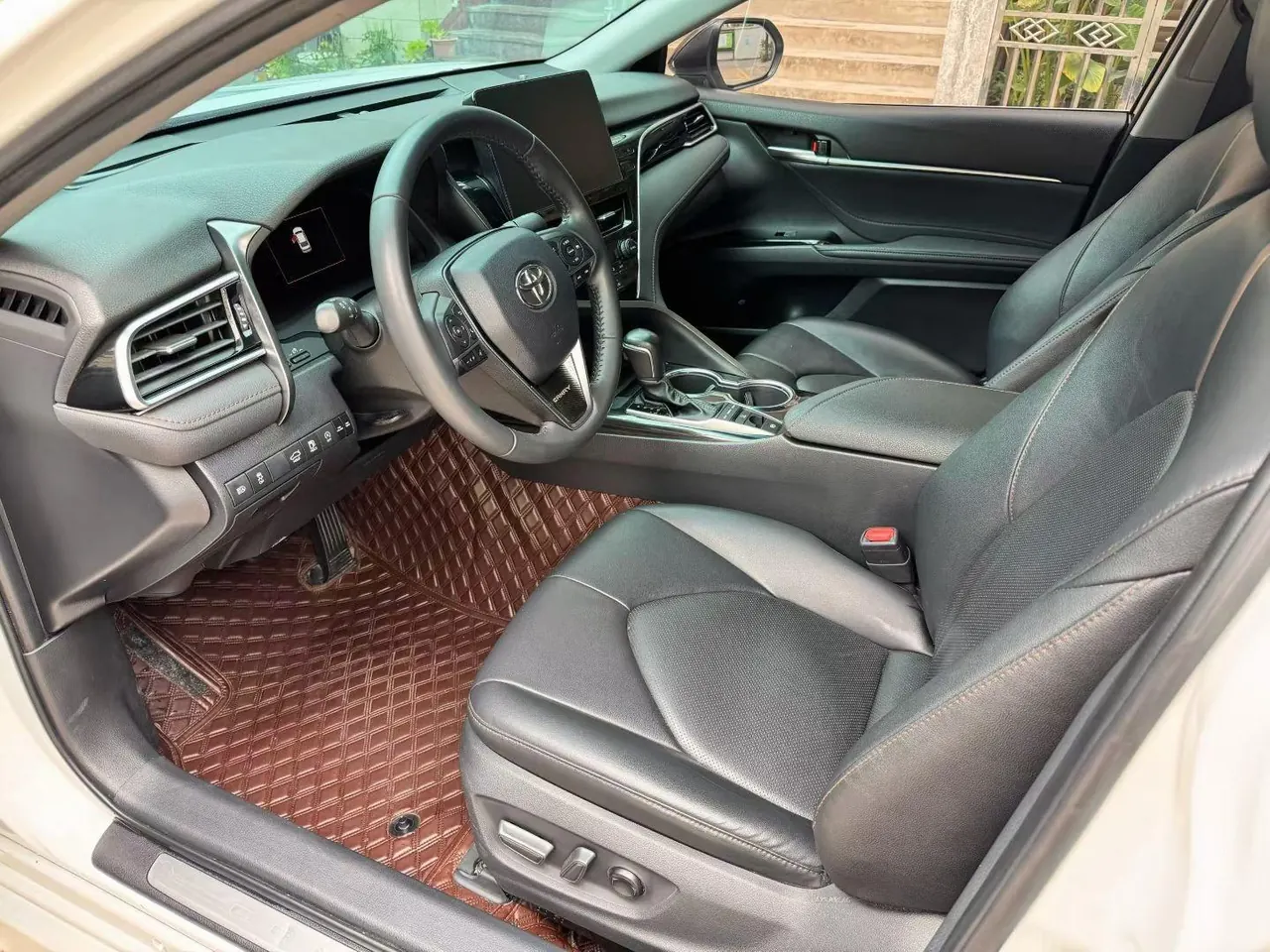 Toyota 2023 Camry 2.5G Deluxe Edition Automatic Gear 4