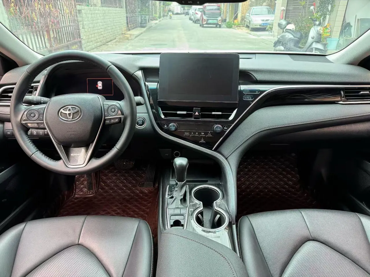 Toyota 2023 Camry 2.5G Deluxe Edition Automatic Gear 9