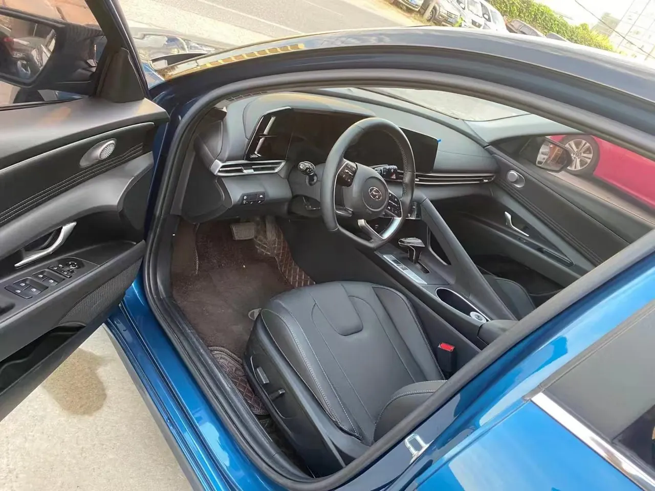 Hyundai 2021 Elantra -3-compartment 1.5 stepless LUX premium automatic gear 3