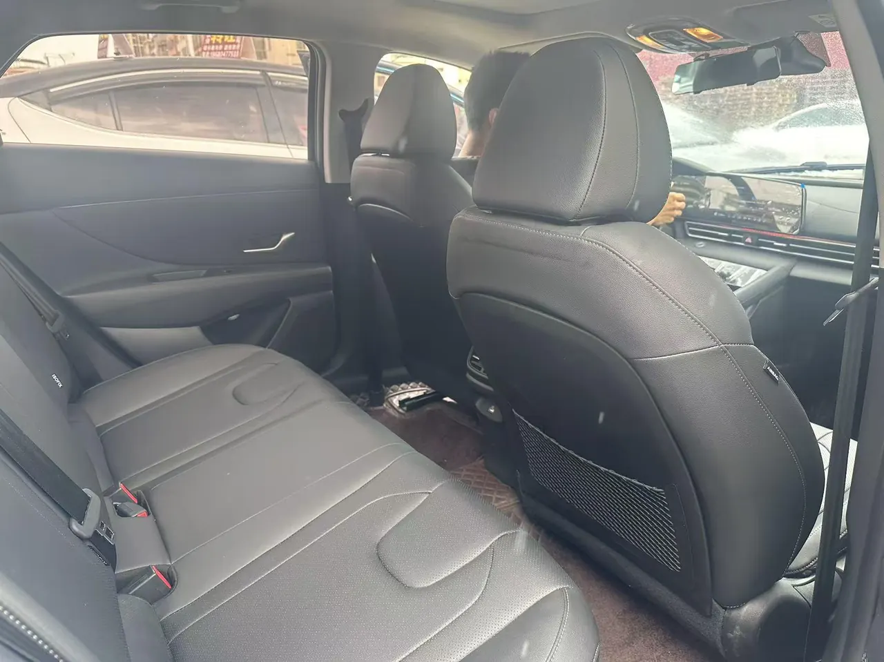 Hyundai 2021 Elantra -3-compartment 1.5 stepless LUX premium automatic gear 4