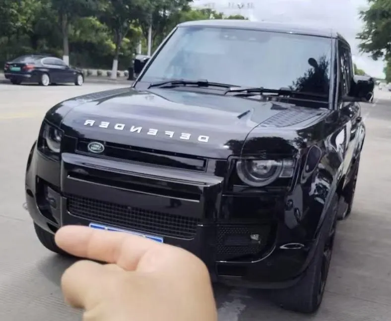 Land Rover Guard (Imported) 2024 Guard 90 2.0T P300 S Automatic Gear - View 1