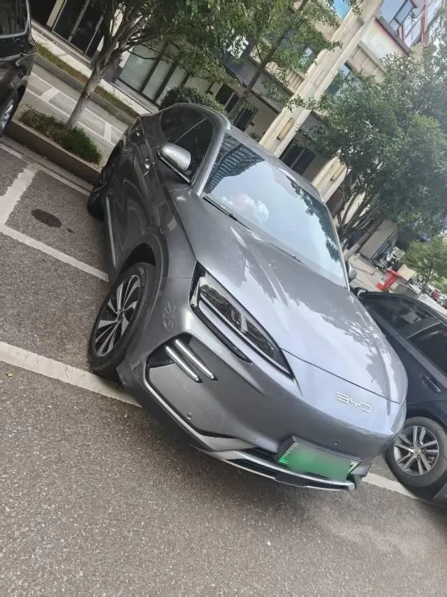 BYD Song PLUS New Energy 2024 Song PLUS EV Glory Edition 520km Pilot Automatic Gear 3