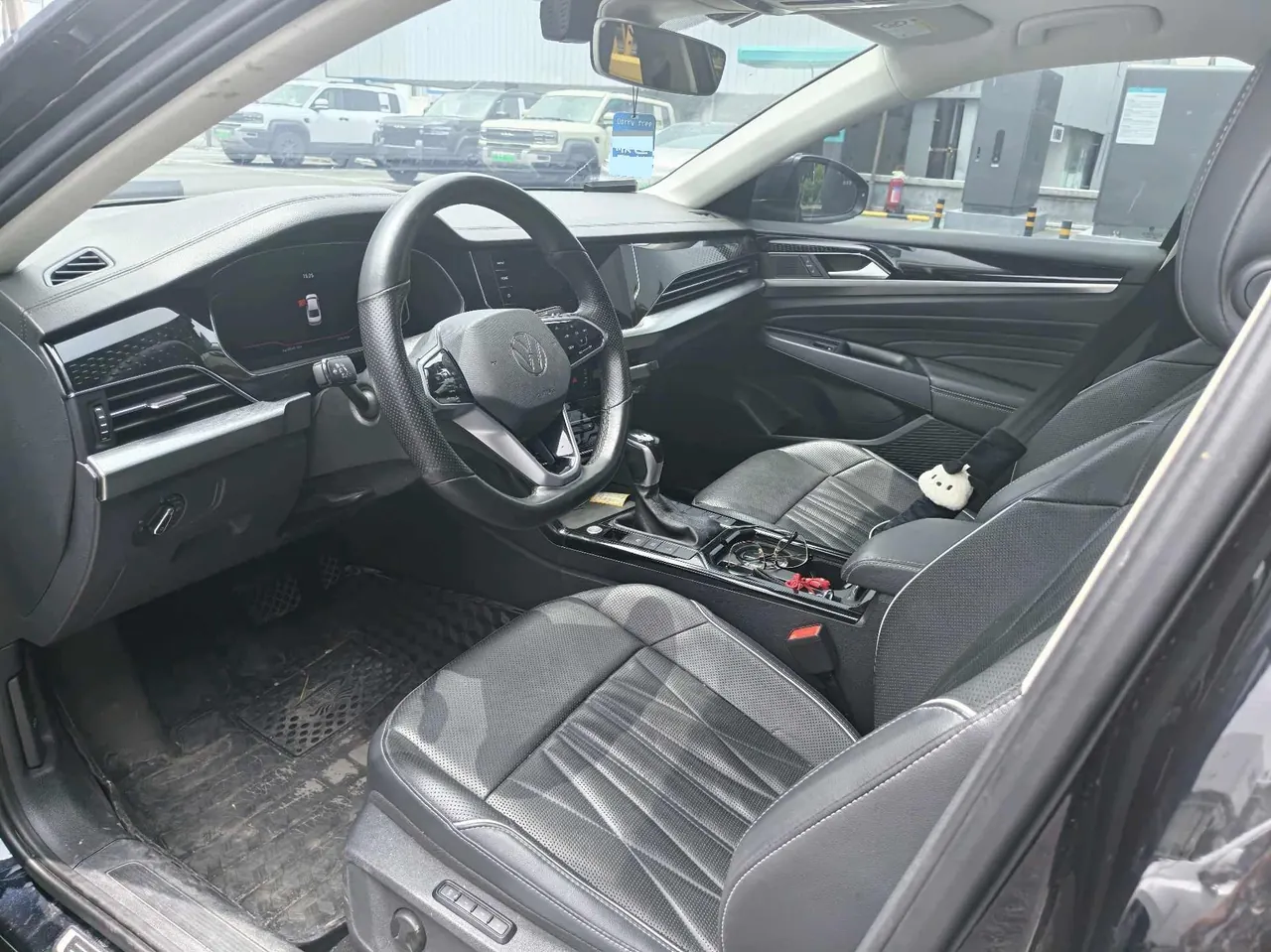 Volkswagen 2022 Passat 2.0TSI 330TSI Deluxe Edition Automatic 2