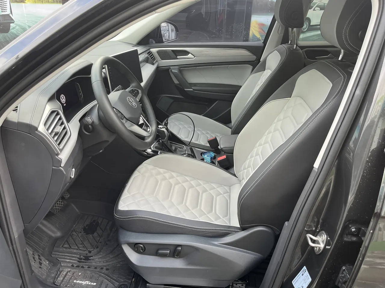Volkswagen 2023 Tanyue 2.0TSI 330TSI Two-Drive R-Line High-Energy Edition Automatic Gear 2