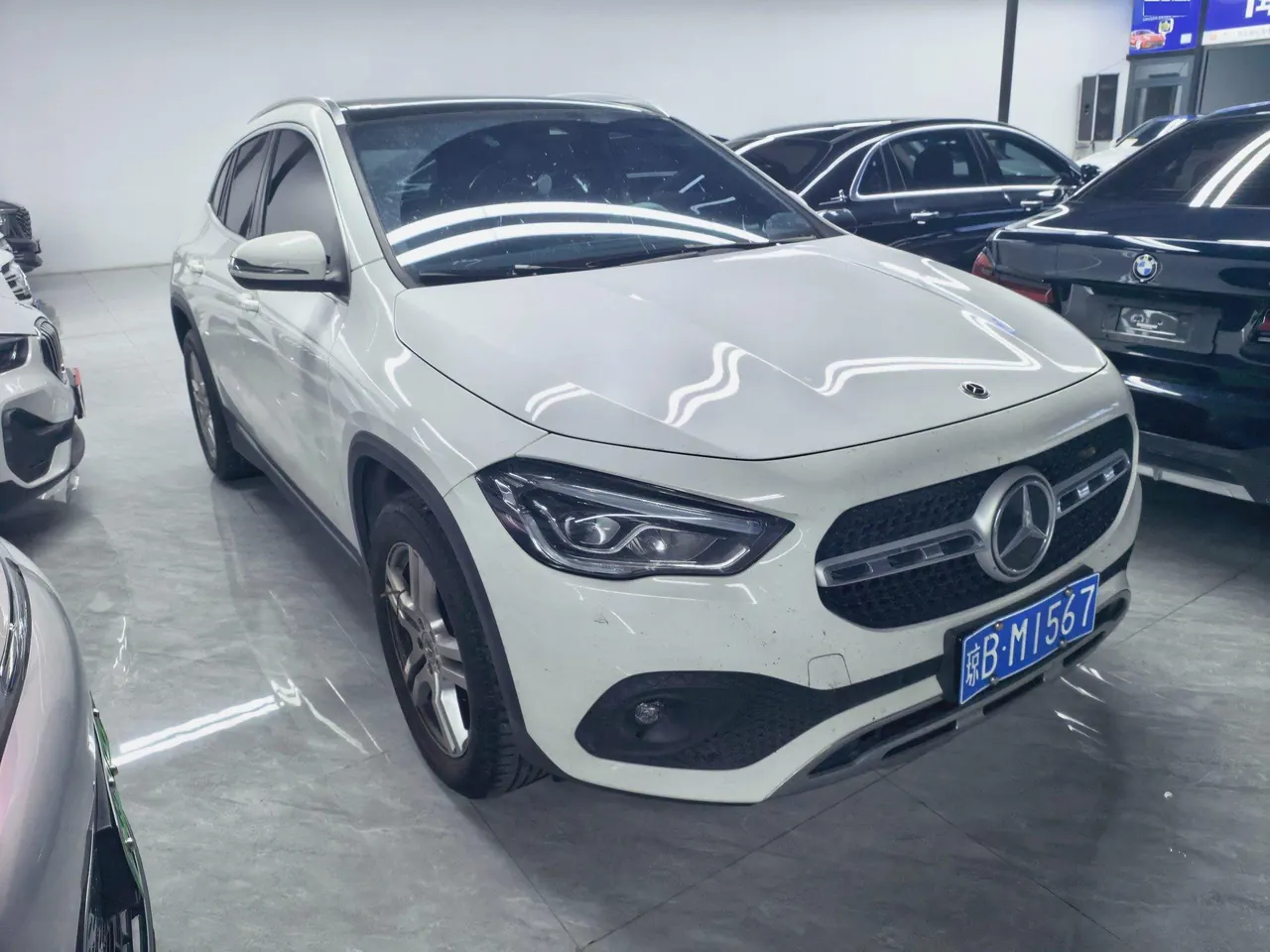 Mercedes Benz 2023 GLA 200 1.3T automatic gear 2