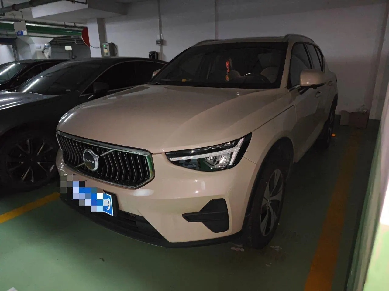 Open image lightbox: Volvo 2024 XC40 48V 2.0T B3 Zhiyuan Sports Edition Automatic Gear