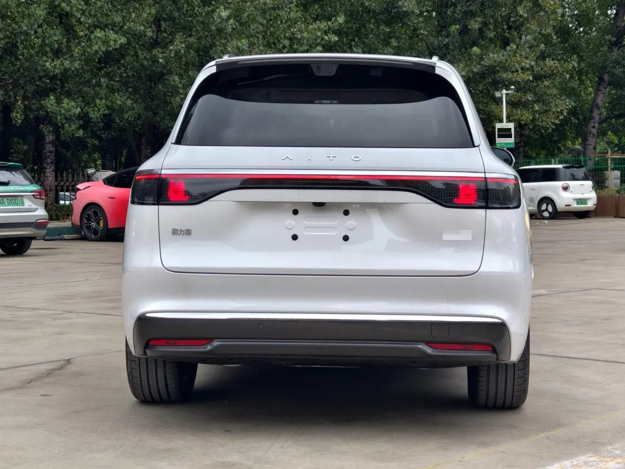 AITO 2025 AITO M8 Max Edition 37kWh 5-seat Edition Automatic Gear 5
