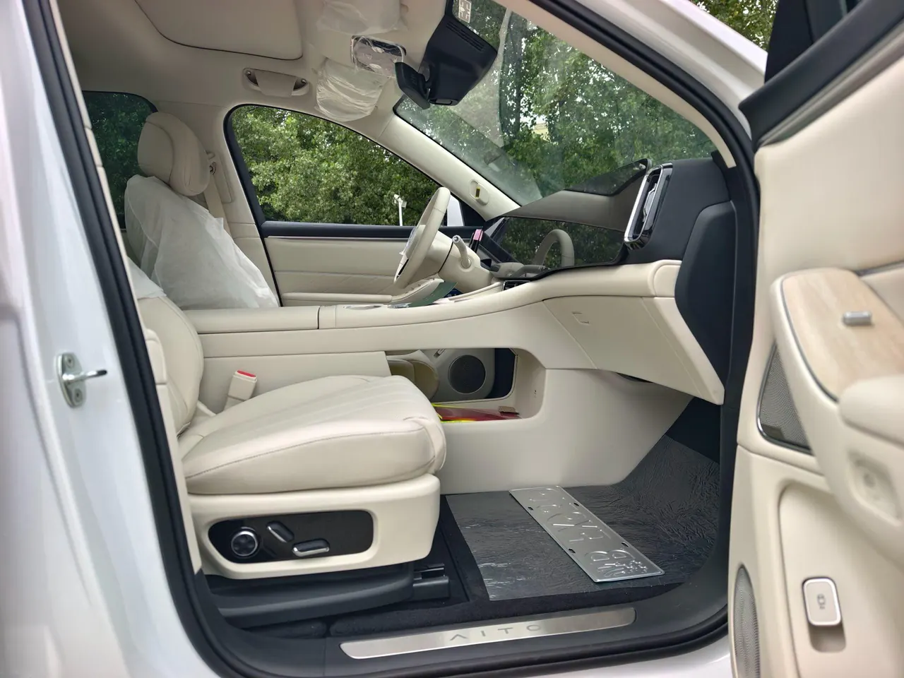 AITO 2025 AITO M8 Max Edition 37kWh 5-seat Edition Automatic Gear 9