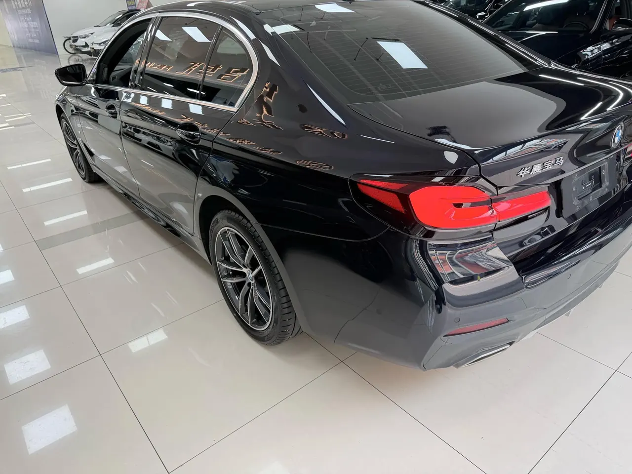 BMW 5 Series 2022 525Li 2.0T M Sports Suit (Change 2) Automatic Gear 9