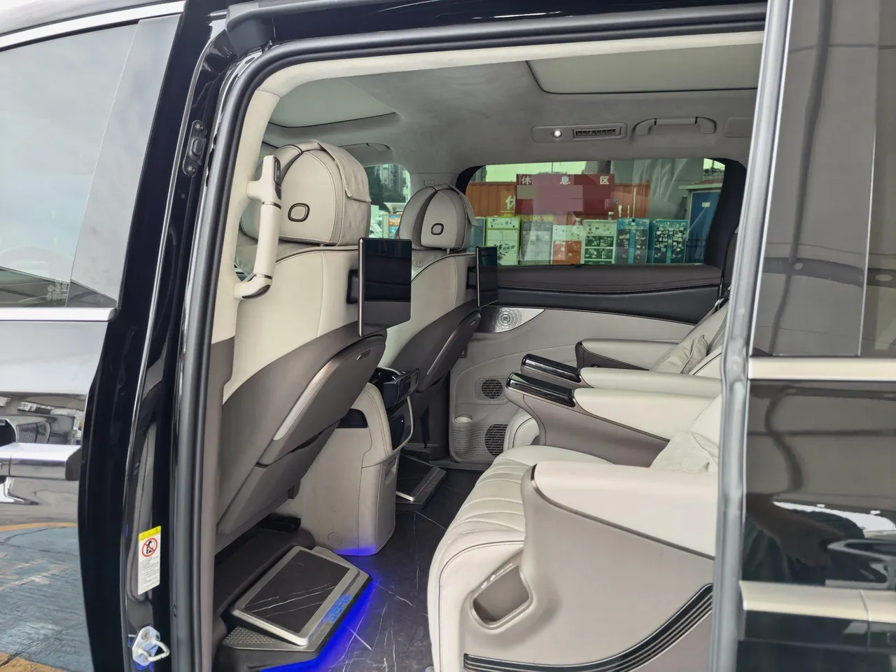 Denza 2022 Denza D9 DM-i 1.5T stepless 970 four-wheel drive flagship automatic gear 5