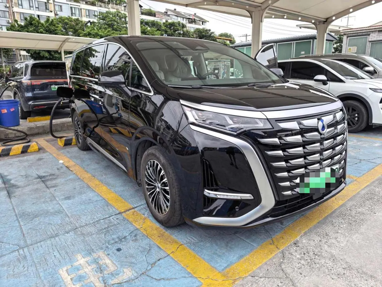 Denza 2022 Denza D9 DM-i 1.5T stepless 970 four-wheel drive flagship automatic gear 7