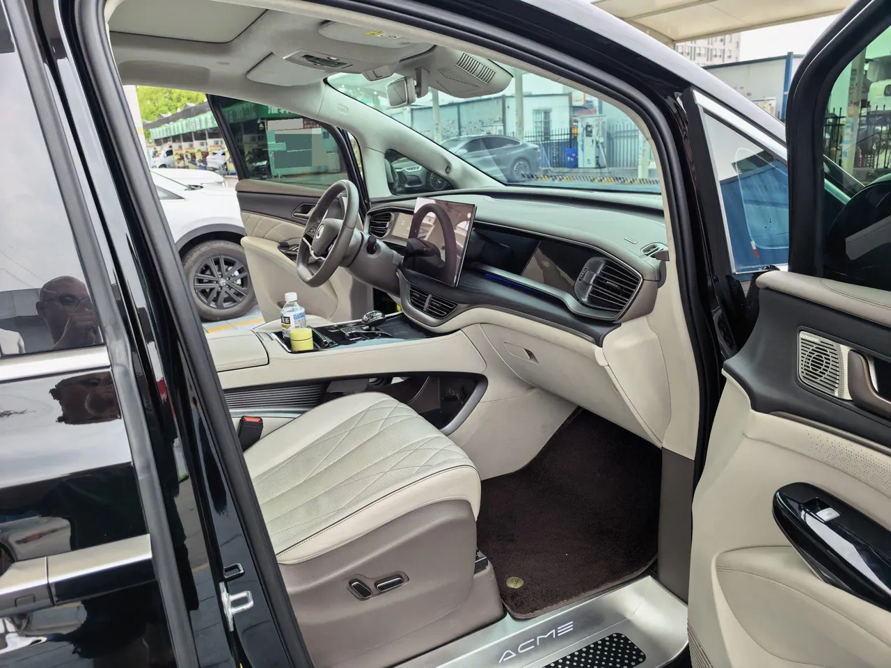 Denza 2022 Denza D9 DM-i 1.5T stepless 970 four-wheel drive flagship automatic gear 8