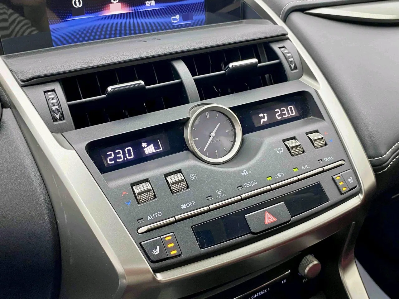 Lexus NX (Imported) 2020 NX200 2.0 Stepless Front Edition Automatic Gear 4