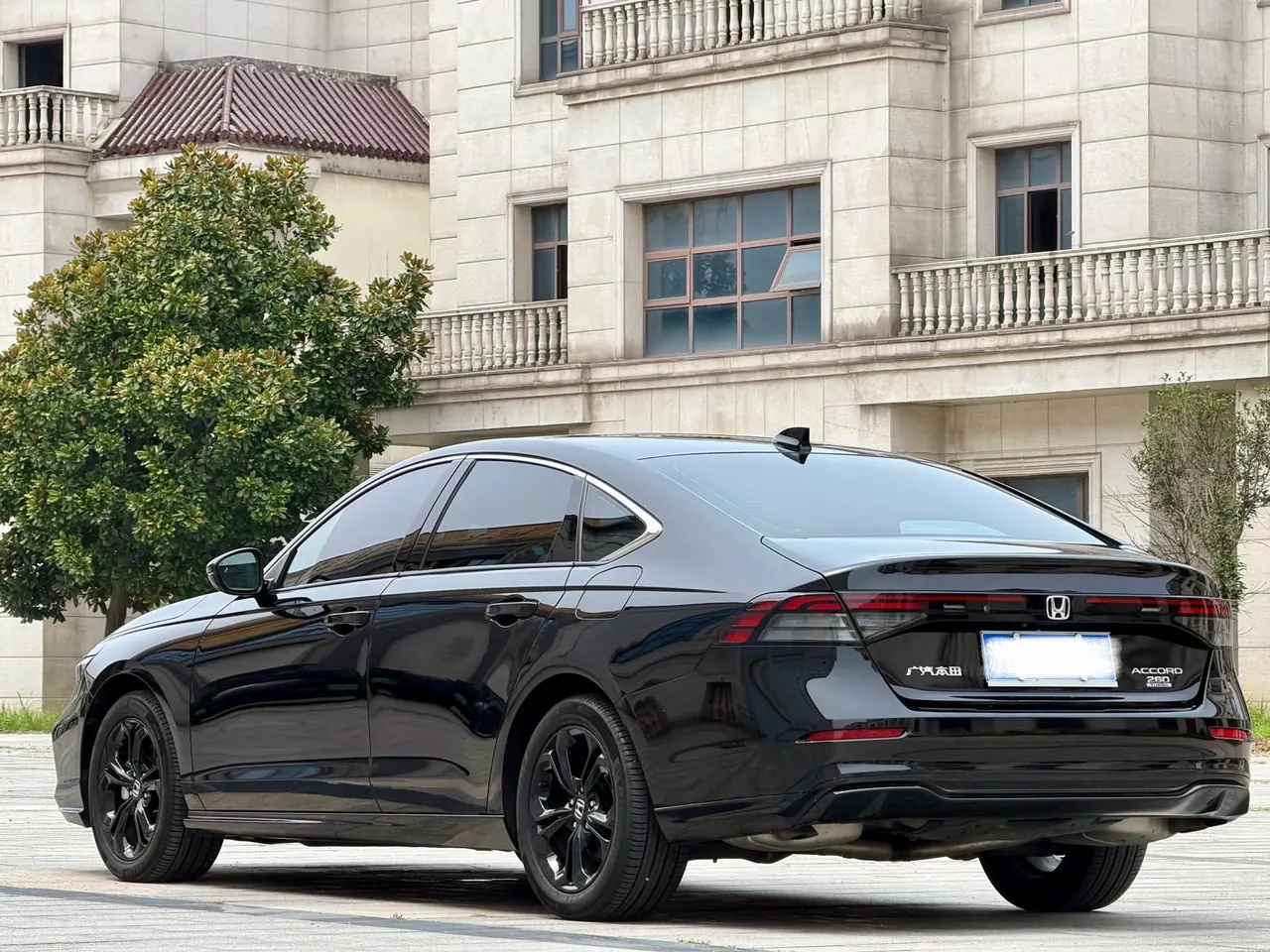 Honda 2025 11th Generation Accord 1.5T Stepless 260TURBO Sports Series Deluxe Automatic Gear 3