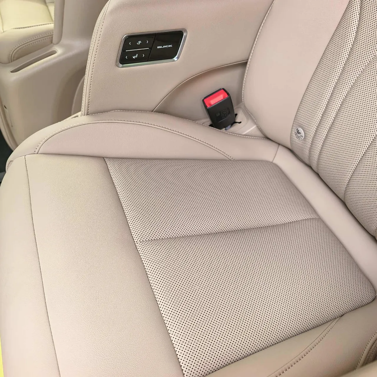 Buick 2025 GL8 Lu Shang 1.5T Premium Edition 7-seat Automatic Gear 7