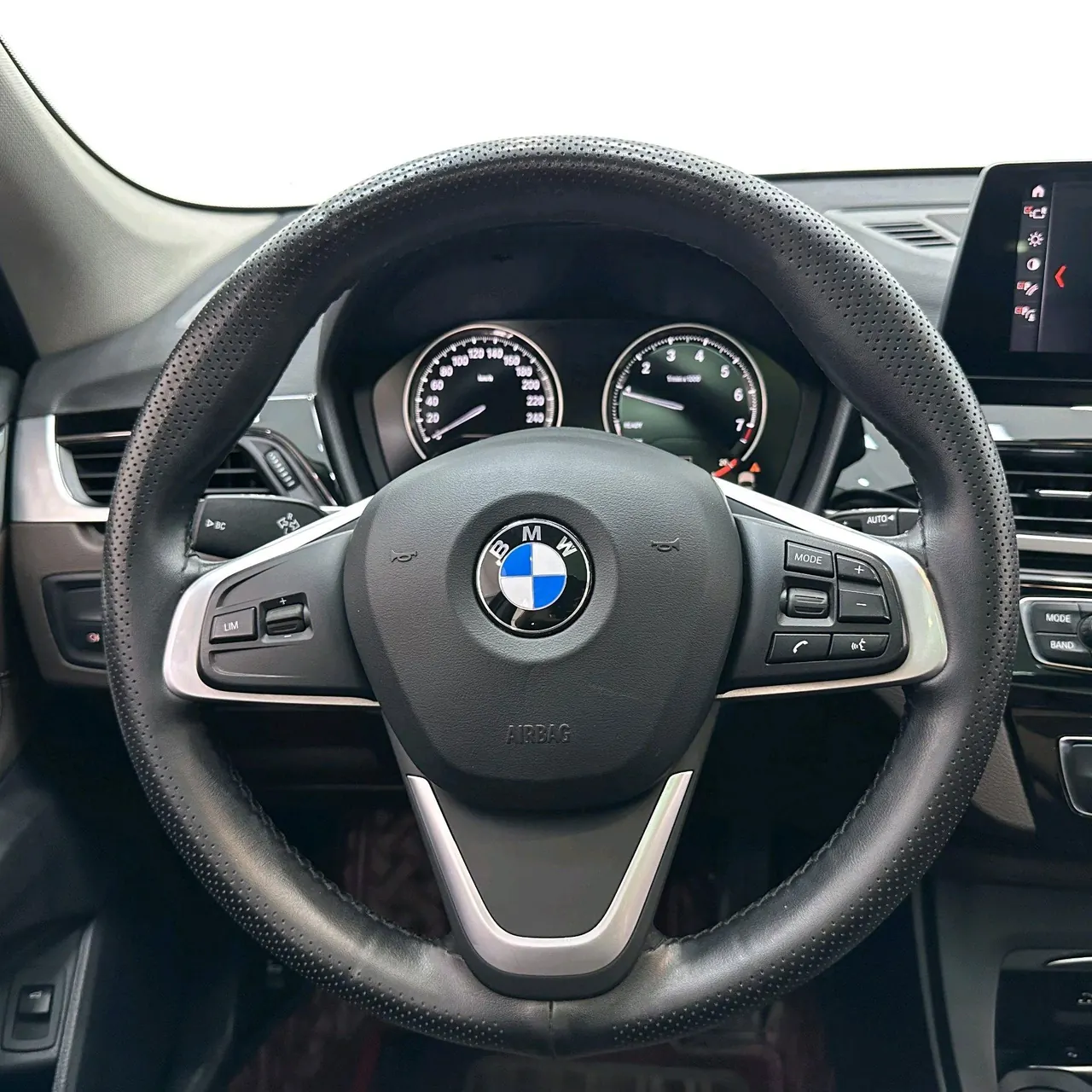 BMW 2022 X1 sDrive20Li 1.5T fashion automatic gear 3