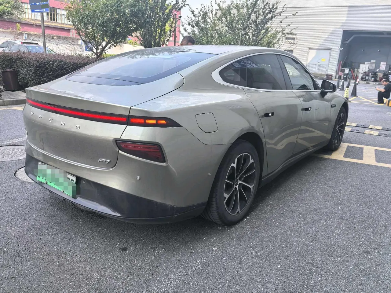 Xpeng 2020 P7 Rear Drive Long Endurance Smart Edition Automatic Gear 3