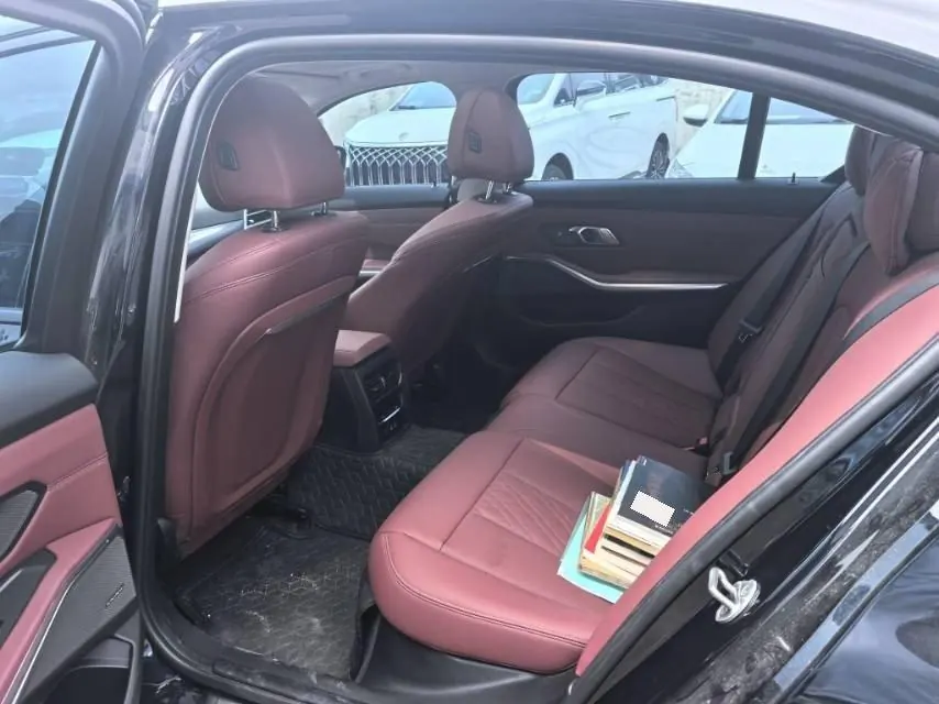 BMW 3 Series 2025 330Li 2.0T M Sports Obsidian Night Suit Automatic Gear 6