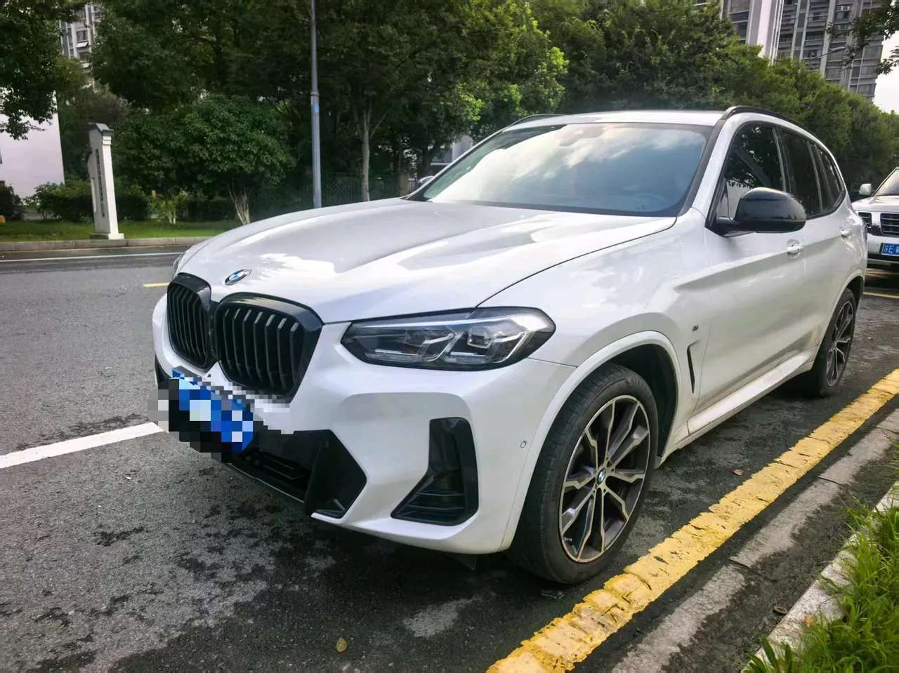 Open image lightbox: BMW 2023 X3 xDrive30i 2.0T Leading M Obsidian Night Suit Automatic Gear