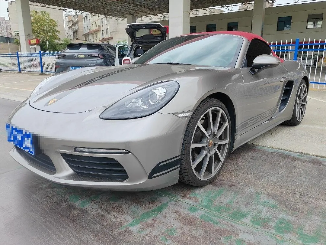 Open image lightbox: Porsche 718 (Imported) 2020 718 Boxer 2.0T Automatic