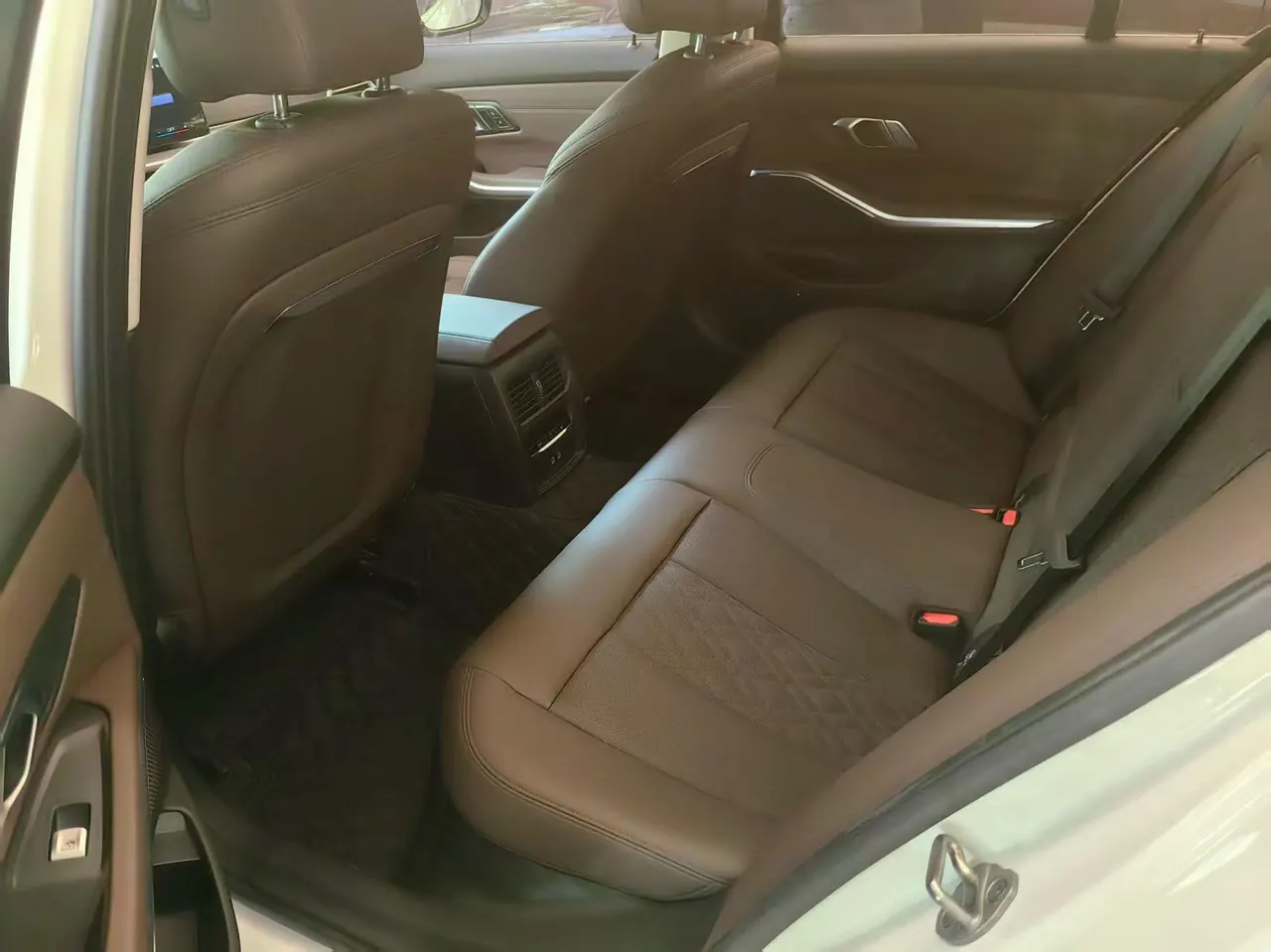 BMW 3 Series 2025 model 325i 2.0T M Sport Package automatic transmission 4