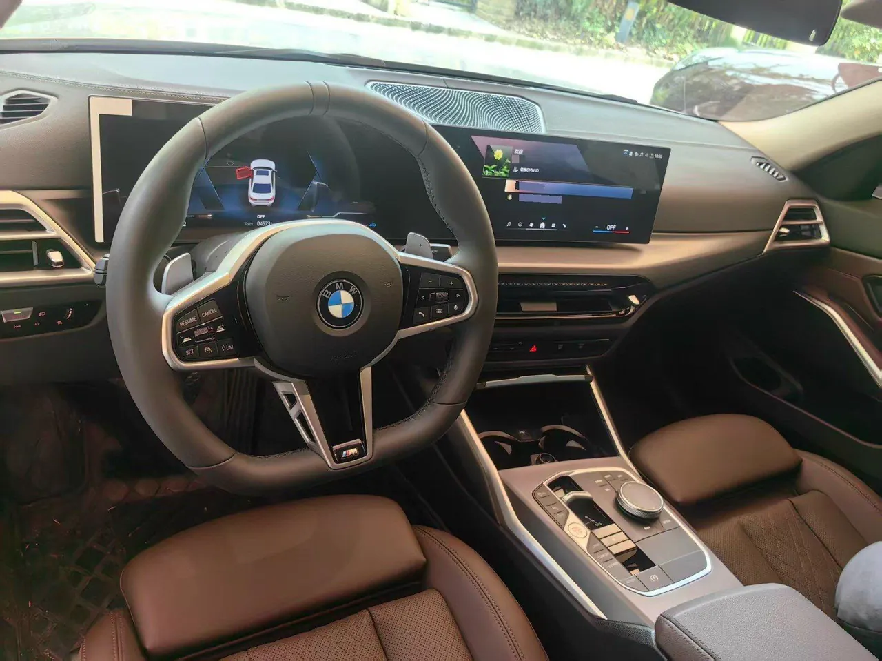 BMW 3 Series 2025 model 325i 2.0T M Sport Package automatic transmission 5