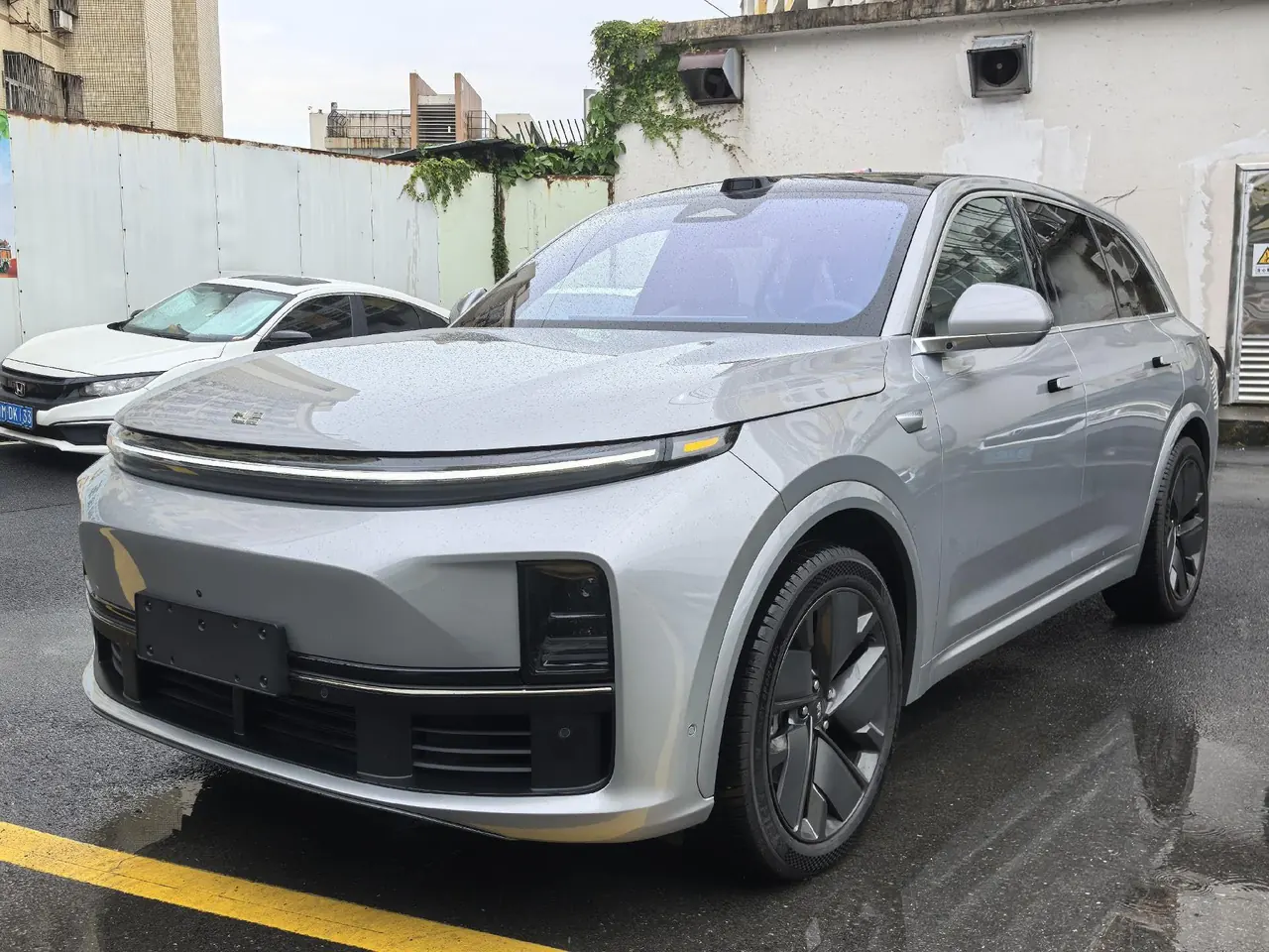 Открыть галерею: Li 2025 L7 Ultra Smart New Edition Automatic Gear