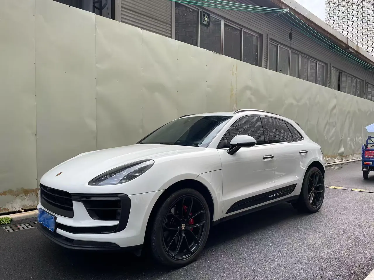 Open image lightbox: Porsche Macan (Imported) 2022 Macan S 2.9T Automatic