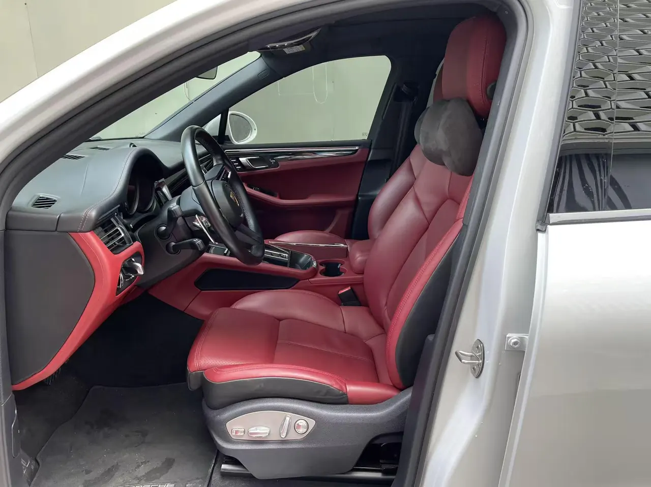 Porsche Macan (Imported) 2022 Macan S 2.9T Automatic 3
