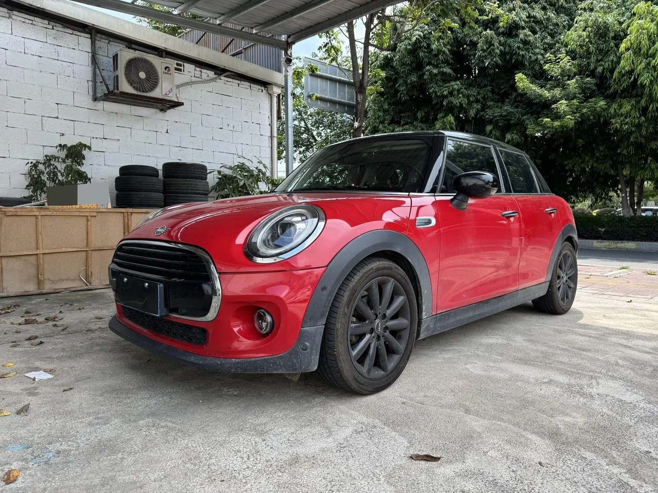 Открыть галерею: MINI Mini 5-Door (Imported) 2020 Mini Cooper 1.5T Artist Automatic Gear