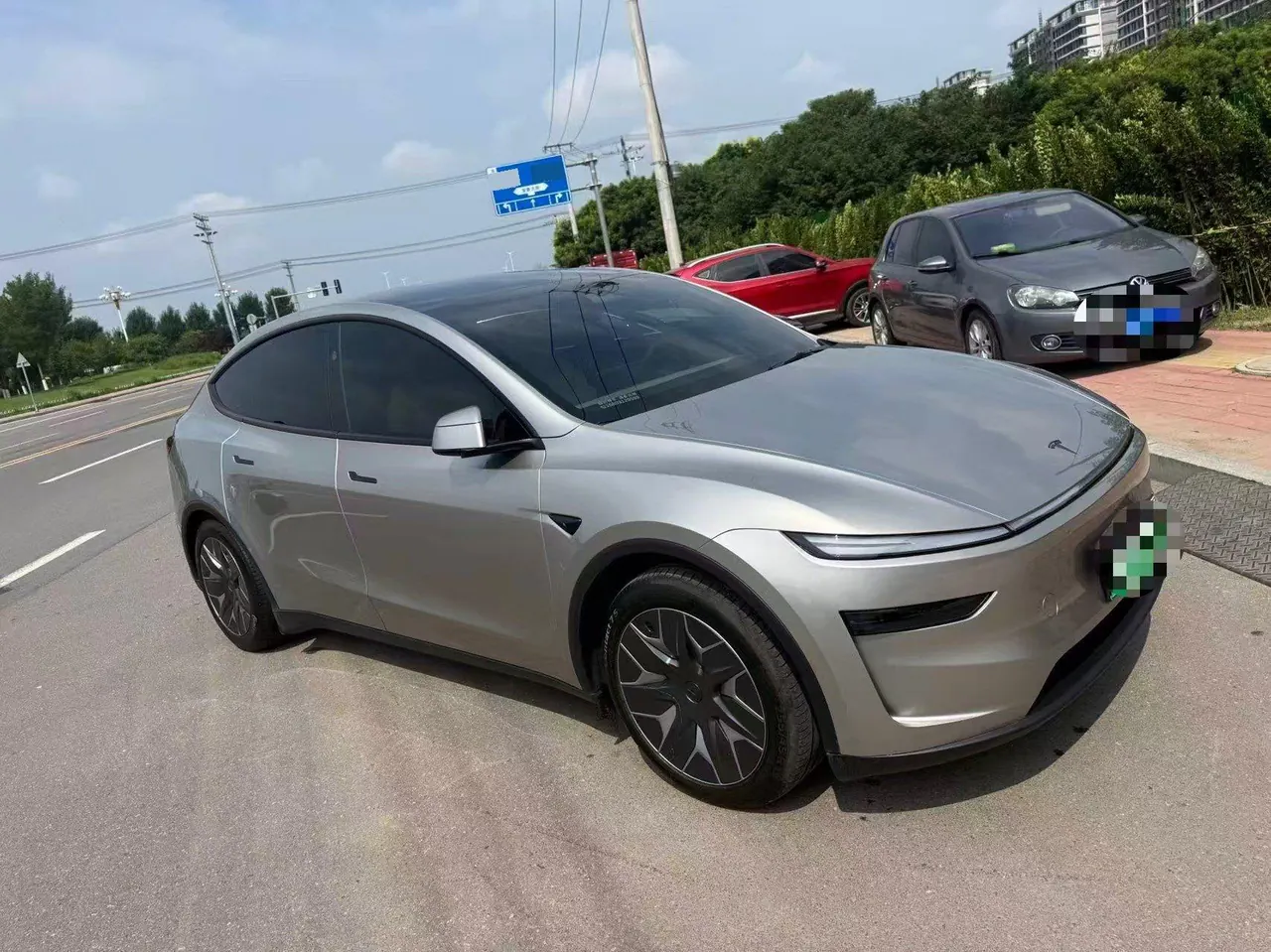 Tesla 2025 Model Y L Long Endurance All-Wheel Drive Automatic Transmission 2