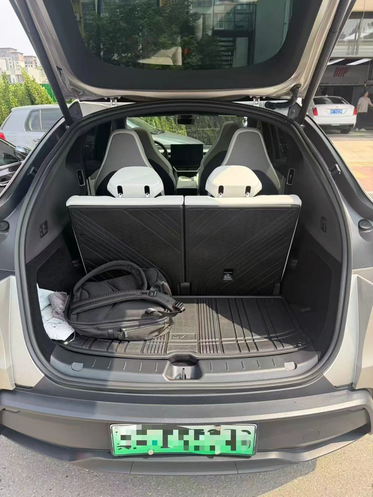 Tesla 2025 Model Y L Long Endurance All-Wheel Drive Automatic Transmission 5