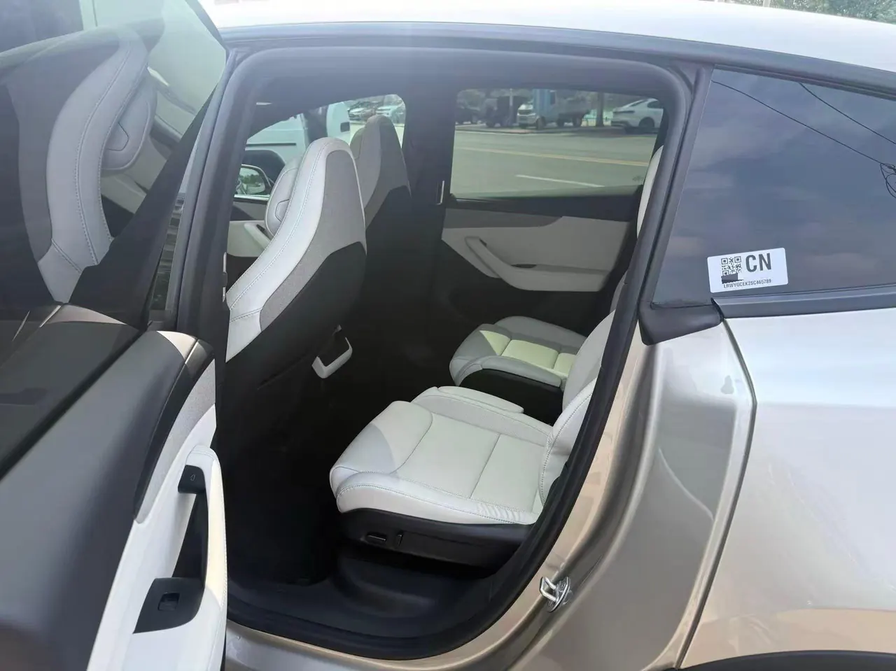 Tesla 2025 Model Y L Long Endurance All-Wheel Drive Automatic Transmission 7